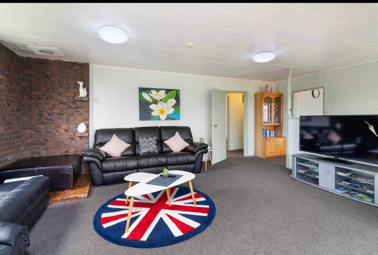 Mountain Top Kiwi Star Holiday Home โรโตรัว ภายนอก รูปภาพ